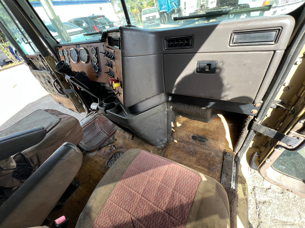 1997 International 9200 SBA Cab For Sale