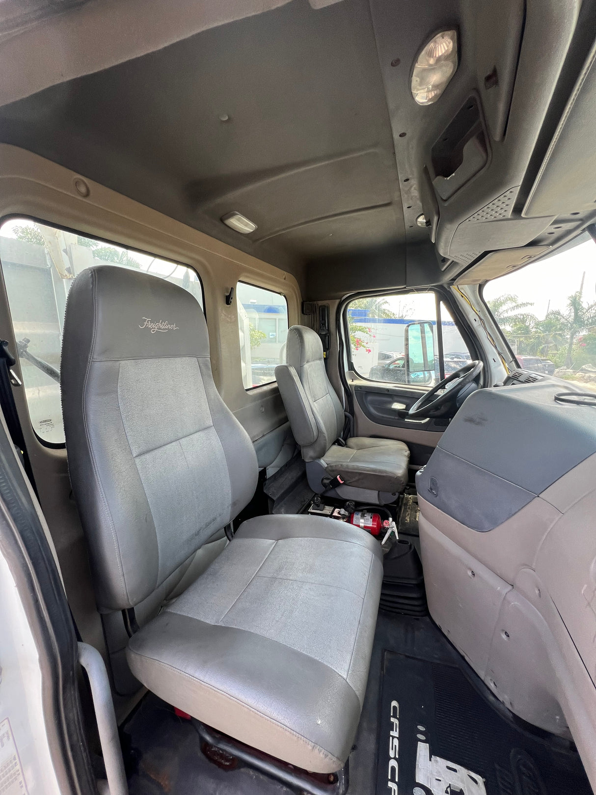 2012 Freightliner Cascadia 125 Cab & Chassis Truck GLIDER KIT (NO ENGINE NO TRANSMISSION)