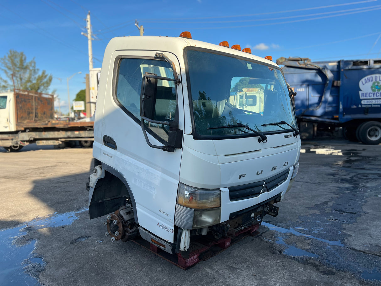 2012 Mitsubishi FEC72S CAB Shell