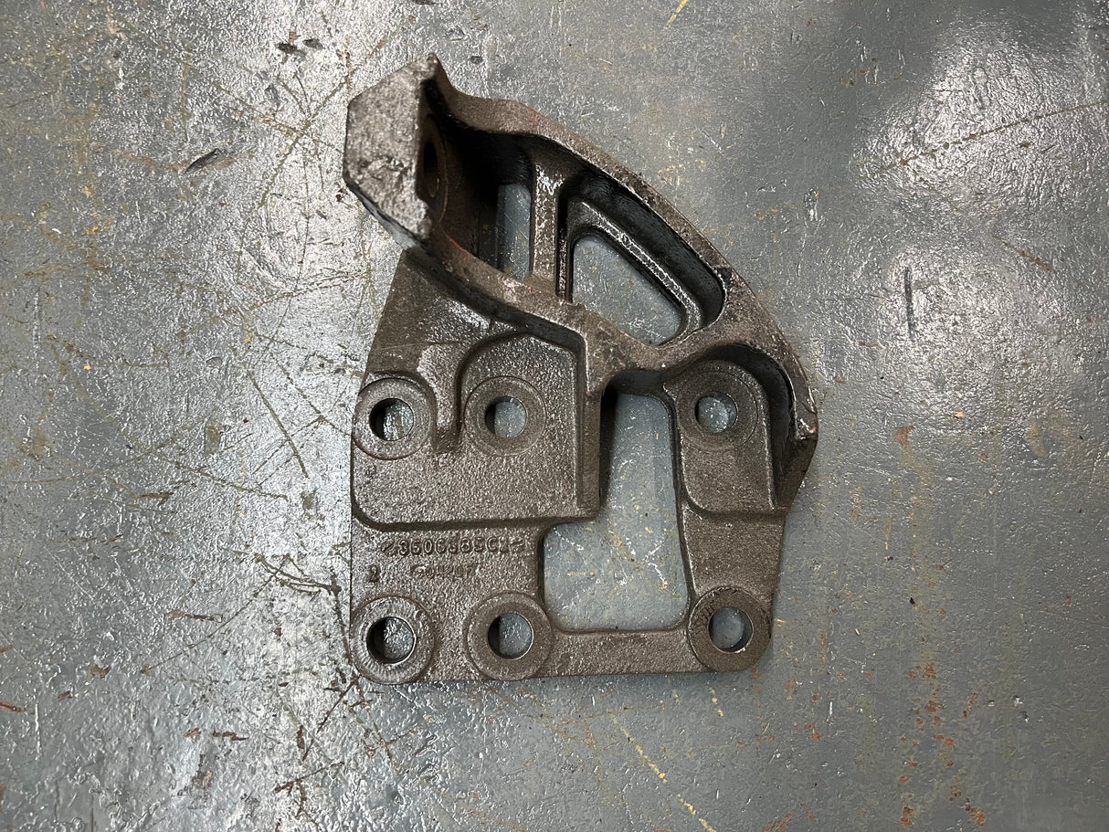 International / Navistar Rear Offset Passenger’s Side Engine Mount Support Part # 3606385C2