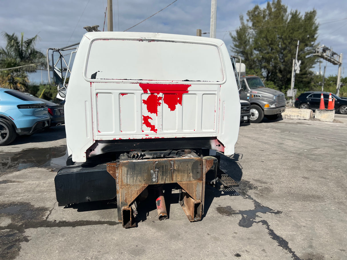1994 FORD F700 Conventional CAB Shell