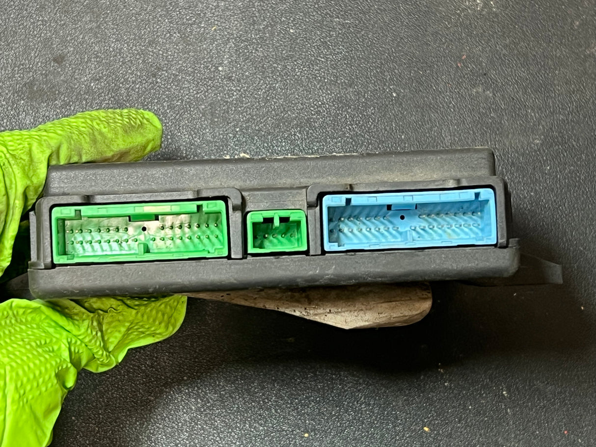 Mack Vehicle Electronic Control Module (VECU) Part # 21083383-P08