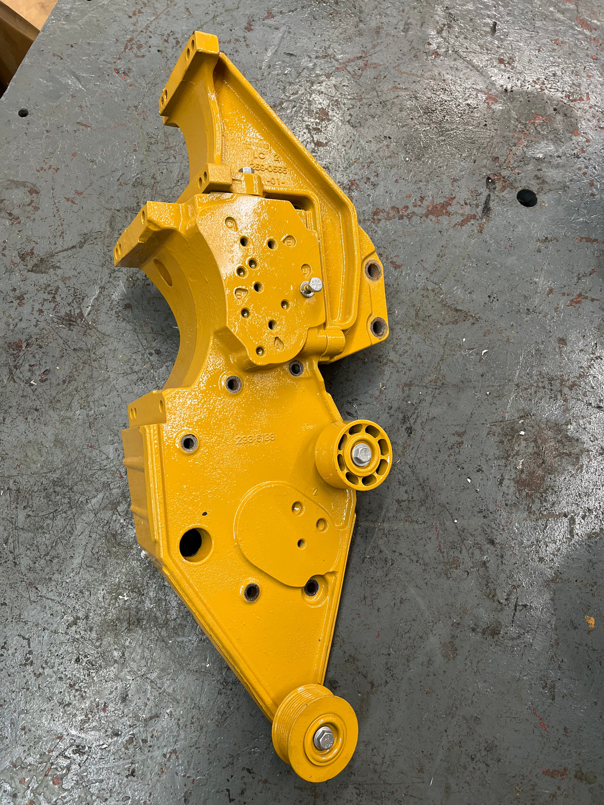 Caterpillar C15 Alternator / Compressor Support Bracket Part # 259-0555, 233-6138 For Sale