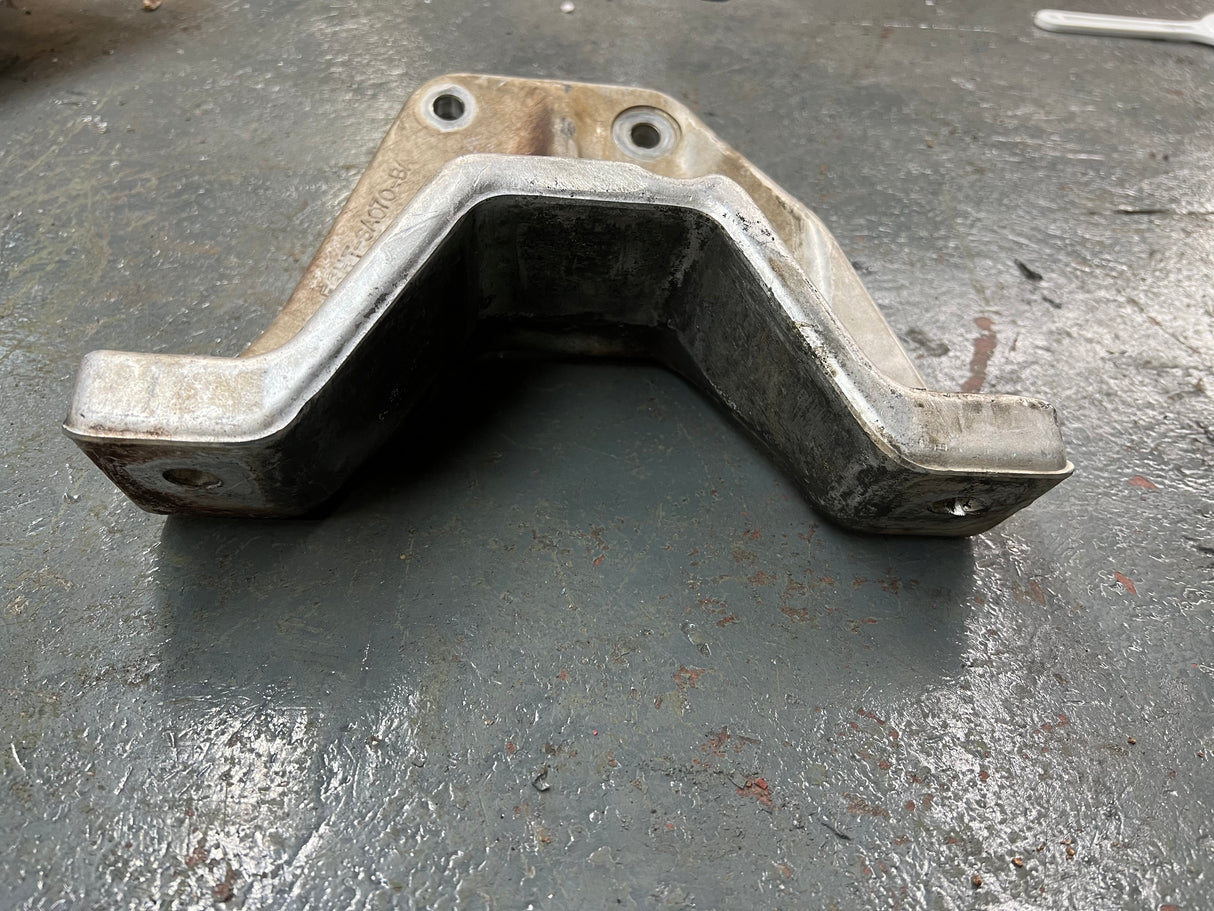 Ford L-Series Rear Left Engine Mount Part # F6HT-6A070-BA For Sale