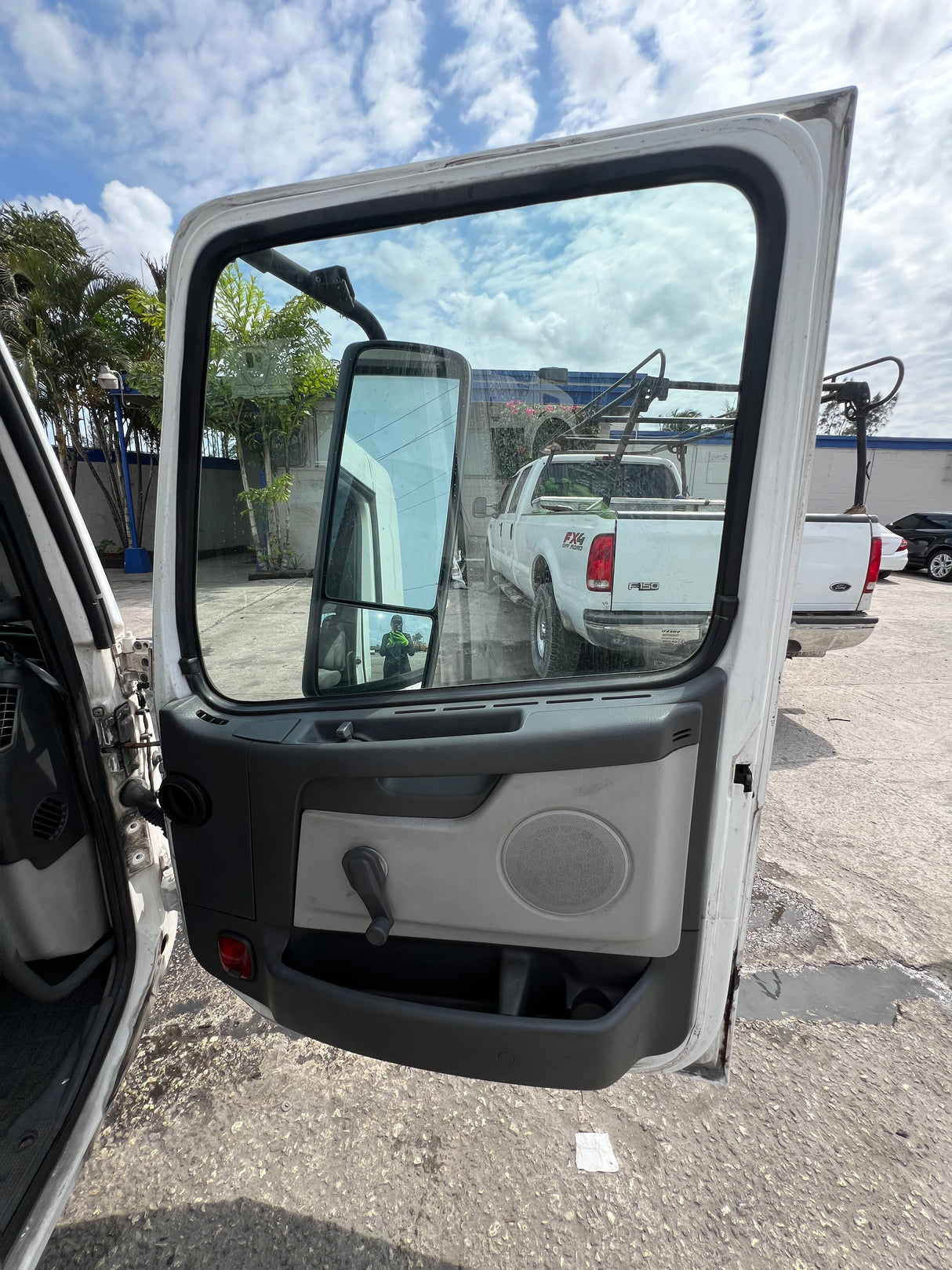 2007 Volvo VNL Conventional New Generation CAB Shell For Sale