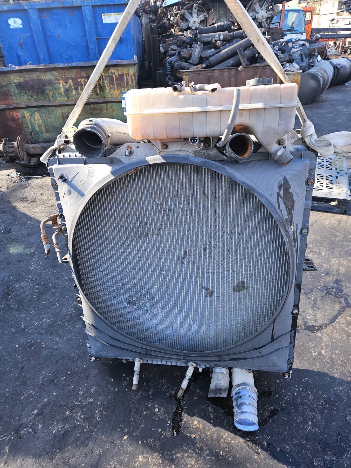 Volvo VNL Cooling Assembly (RAD., COND., ATAAC) for 2003-2006, Part # 20984819, 20710399