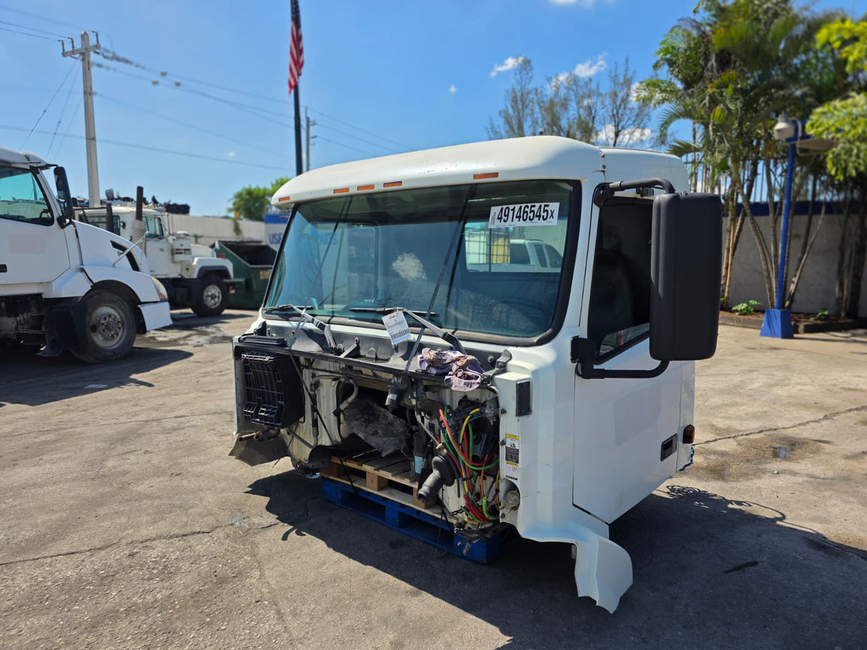 2006 VOLVO VNL CONVENTIONAL NEW GENERATION CAB FOR SALE