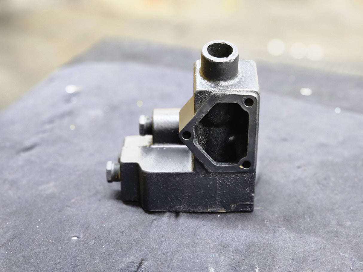 Caterpillar C7/3126 Engine Thermostat Housing 133-3730 CAT -01- For Sale