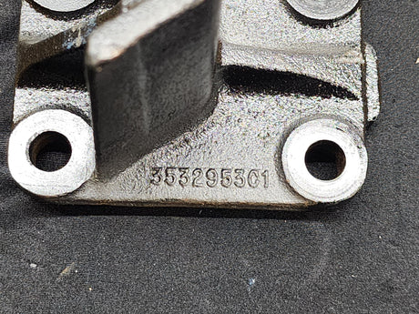 OEM International DT466E Engine Mount 3532953C1 For Sale