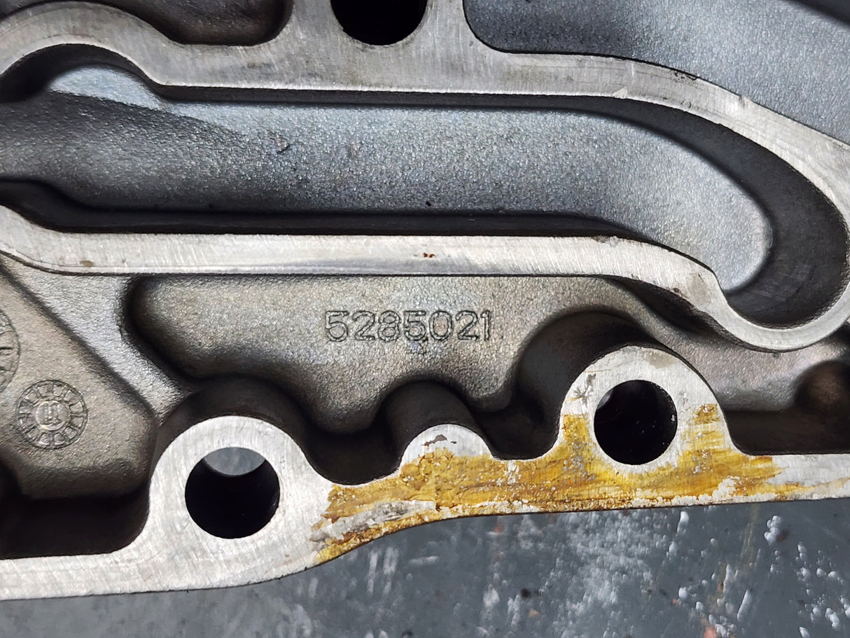 Cummins ISB 6.7 Diesel Engine Oil Filter Base Cooling Cover 5285021 For Sale
