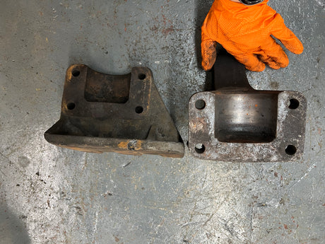 OEM GMC / Chevrolet Rear Engine Mount Bracket / Flywheel Housing Support For Sale