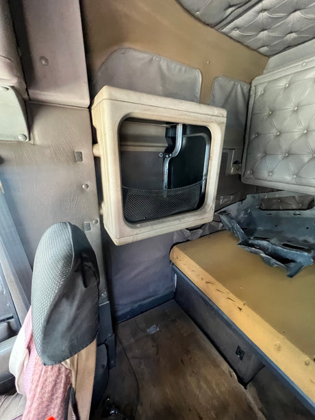 1997 International 9200 SBA Cab For Sale