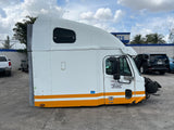 2004 Freightliner Columbia 120 Conventional CAB