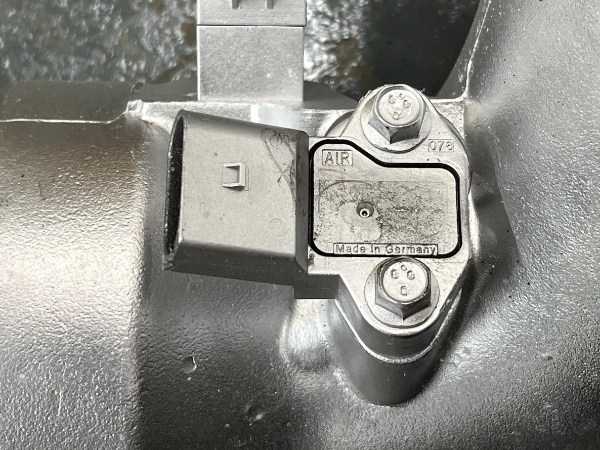 Mercedes MBE4000 Turbo Connection Air Tube w/ Pressure Sensor
