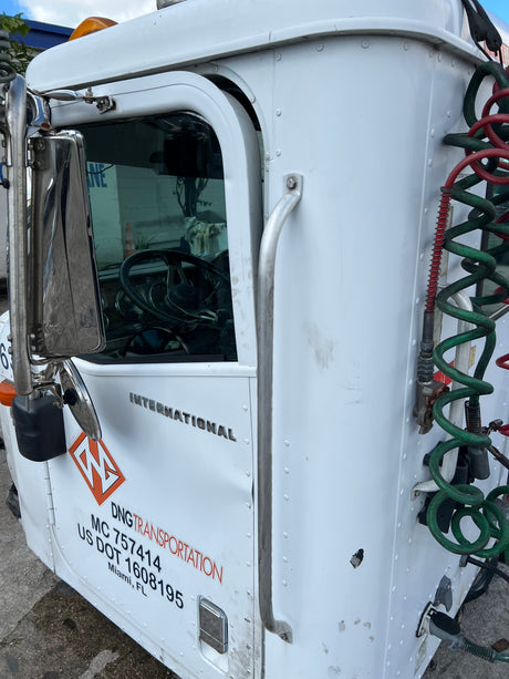 2005 International 9200i CAB Shell