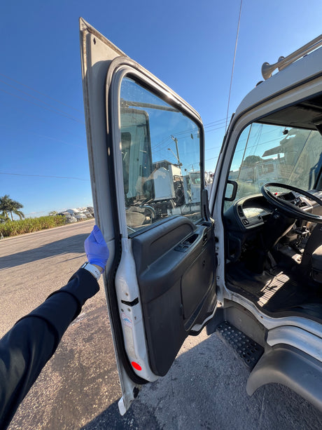 2002 GMC T7500 Tilt Cab Shell
