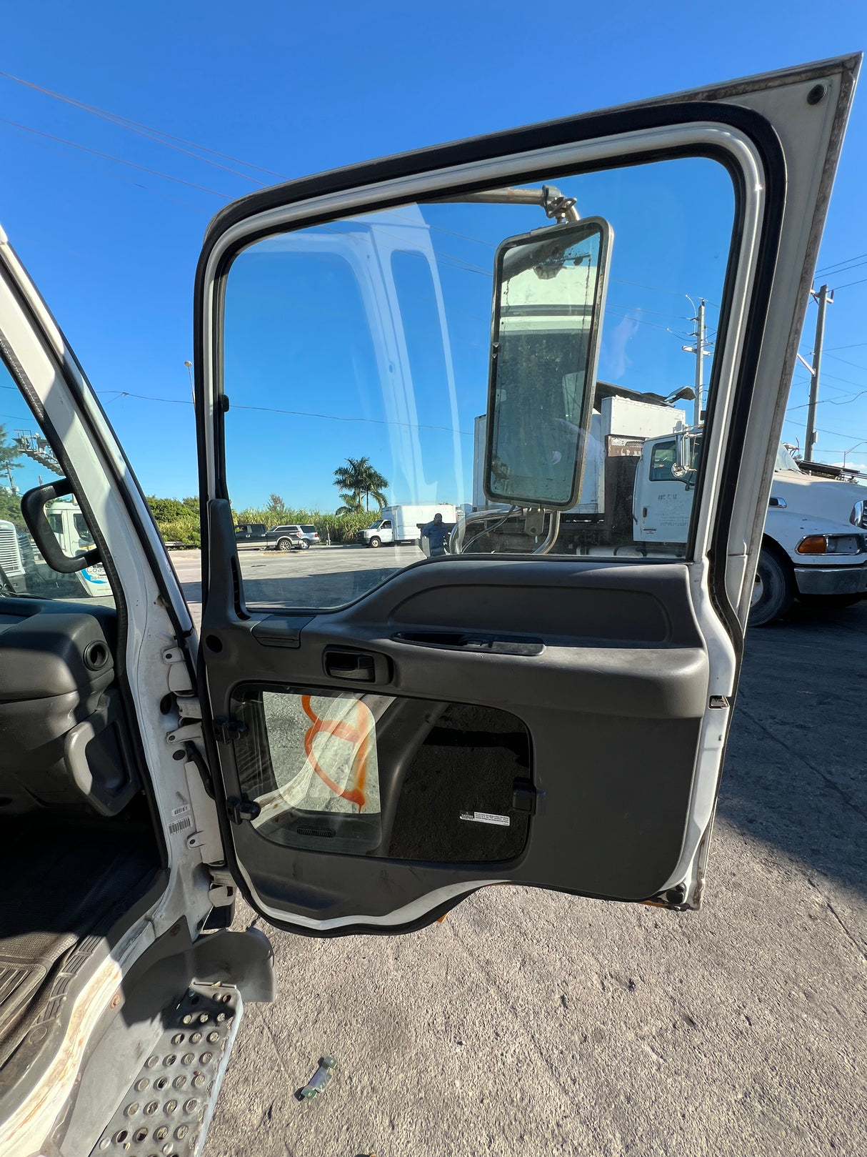 2002 GMC T7500 Tilt Cab Shell
