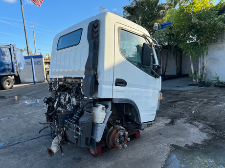 2012 Mitsubishi FEC72S CAB Shell