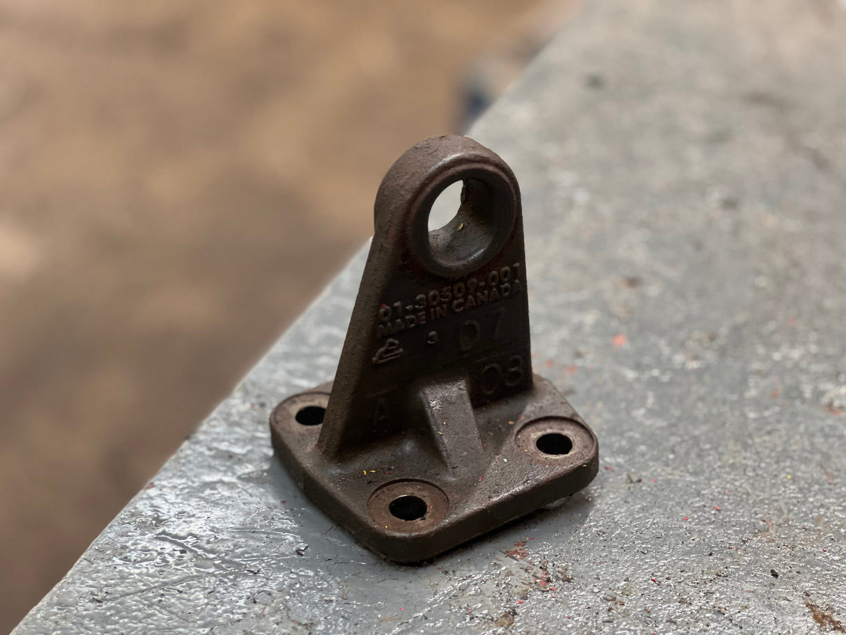 Cummins ISB 6.7L Passenger's Side Engine Mount Part # 01-30509-001