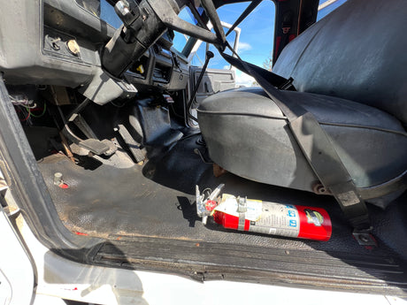 1994 FORD F700 Conventional CAB Shell