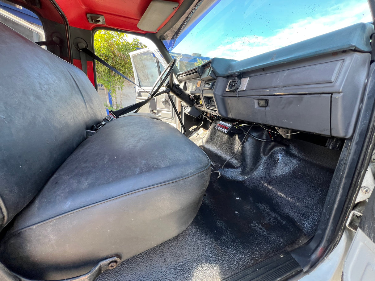 1994 FORD F700 Conventional CAB Shell