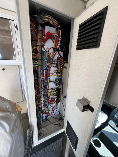 2009 FORD E450 SUPER DUTY Full-Size Van Ambulance/ Truck