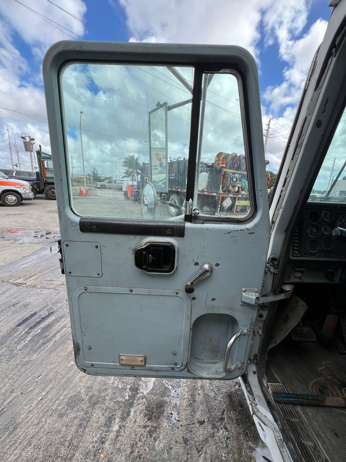 1995 Mack CH613 Conventional CAB Shell For Sale