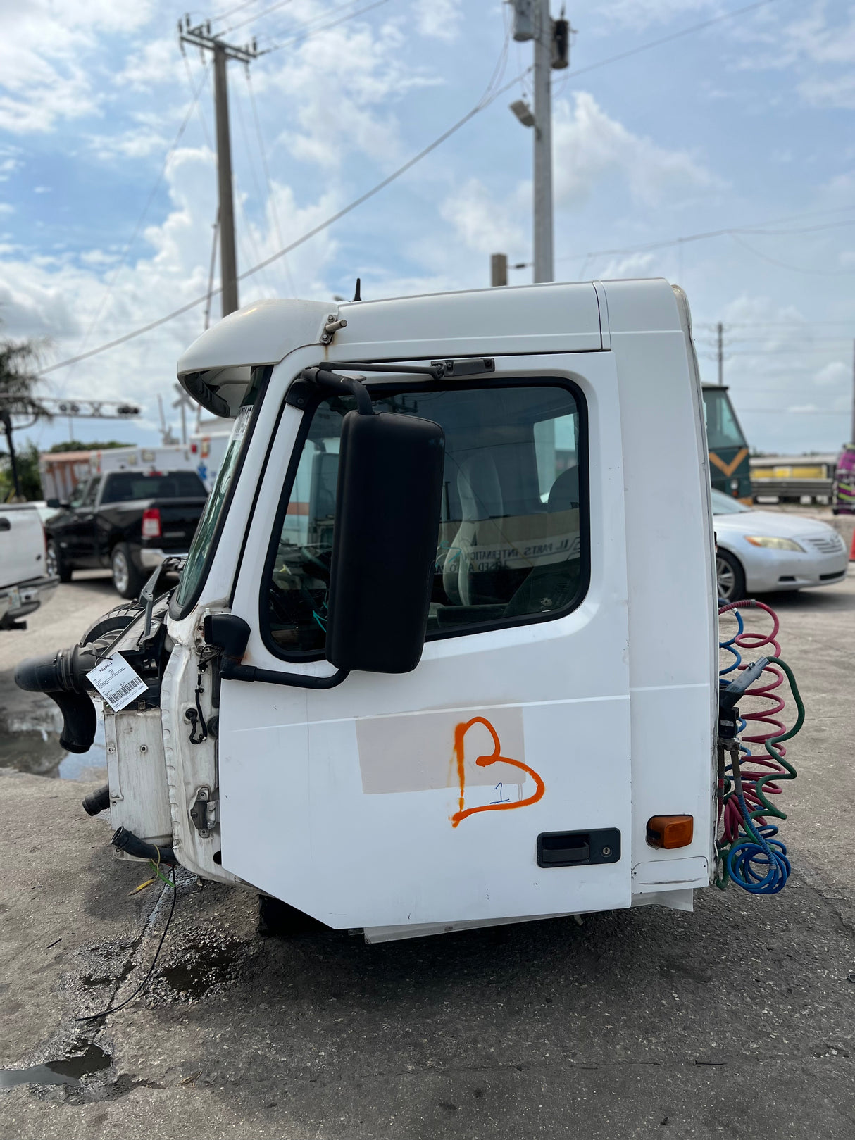 2007 Volvo VNL Conventional New Generation CAB Shell For Sale